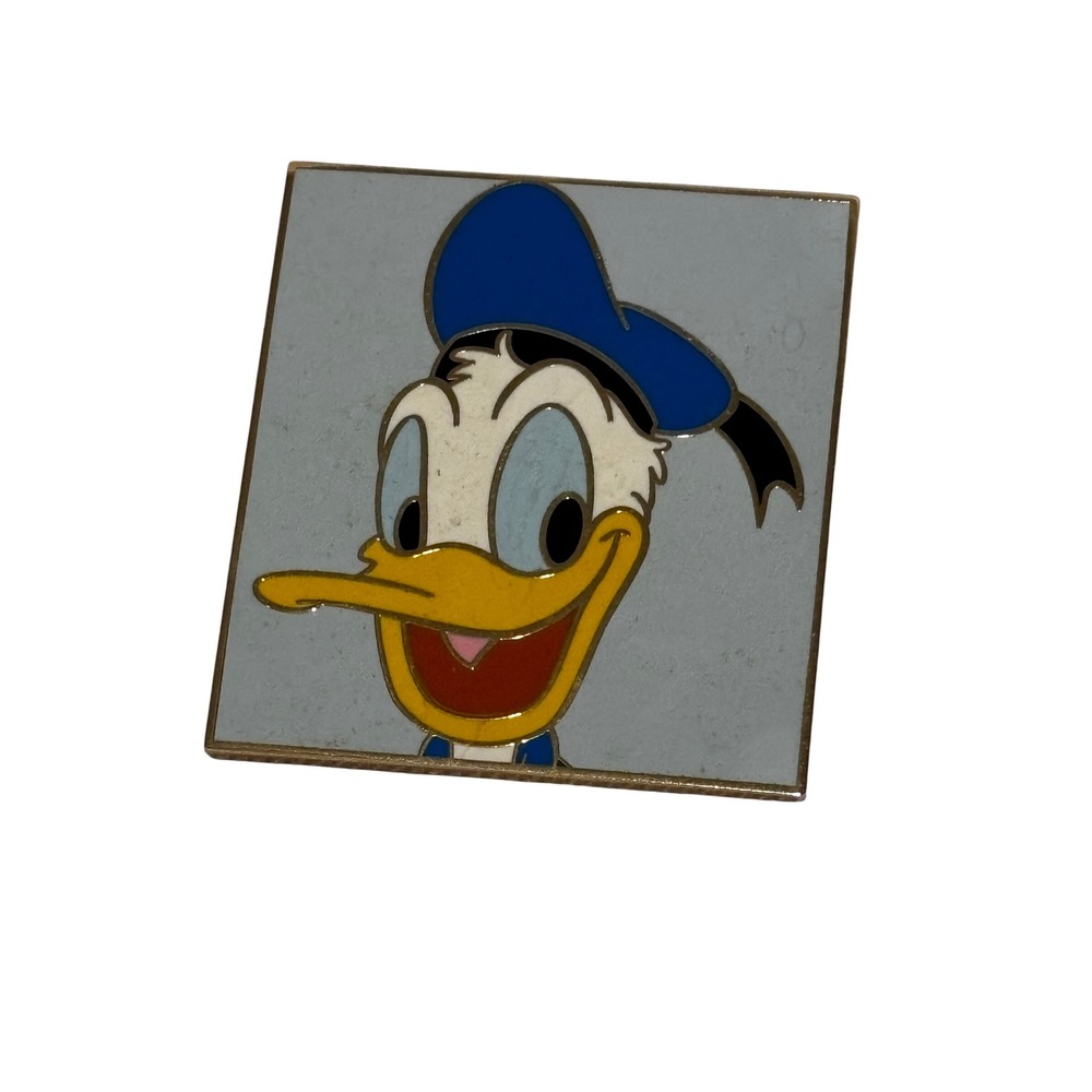 Disney Official Pin Trading 2006 Donald Duck Square‎ Enamel Pin Gold etch Blue